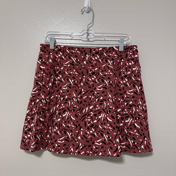 Old Navy - Activewear High Rise Skort - Terracotta Printed - Large - Picture 2 of 4